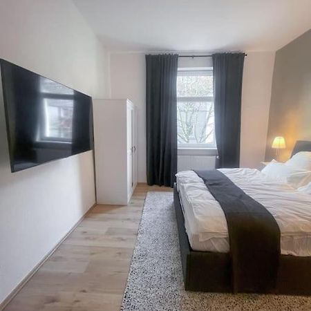 Modern Cozy Apt. -With 2 Tv, Netflix And Work Desk Essen Luaran gambar