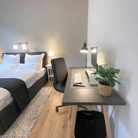 Modern Cozy Apt. -With 2 Tv, Netflix And Work Desk Essen Luaran gambar