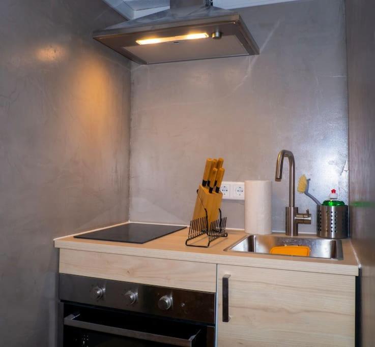 Modern Cozy Apt. -With 2 Tv, Netflix And Work Desk Essen Luaran gambar