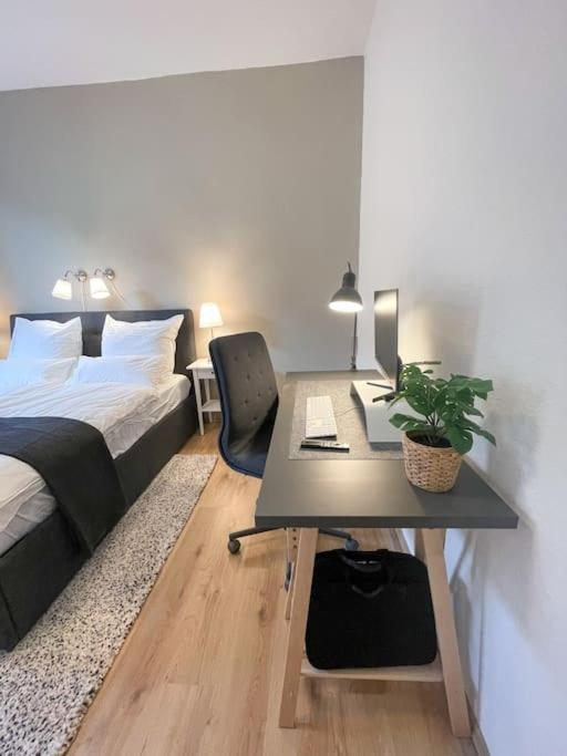 Modern Cozy Apt. -With 2 Tv, Netflix And Work Desk Essen Luaran gambar