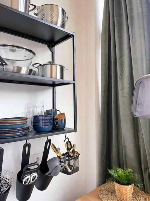 Modern Cozy Apt. -With 2 Tv, Netflix And Work Desk Essen Luaran gambar